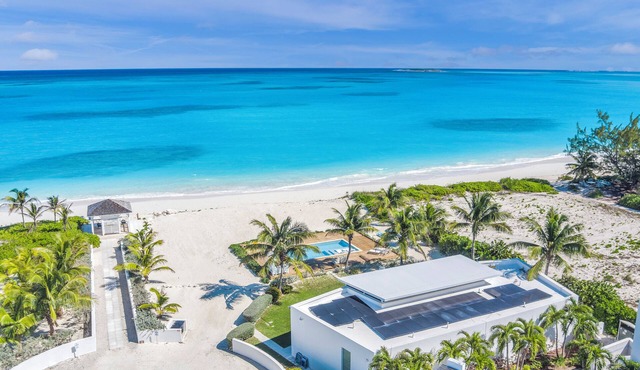 Luxury Beach Villa✨Steps to the Beach✨Private Pool ✨Short ride from airport
