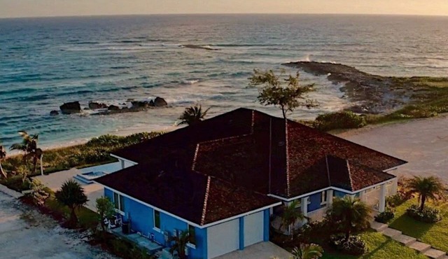 Luxury Beachfront Villa near Emerald Bay, Exuma - Private concierge included