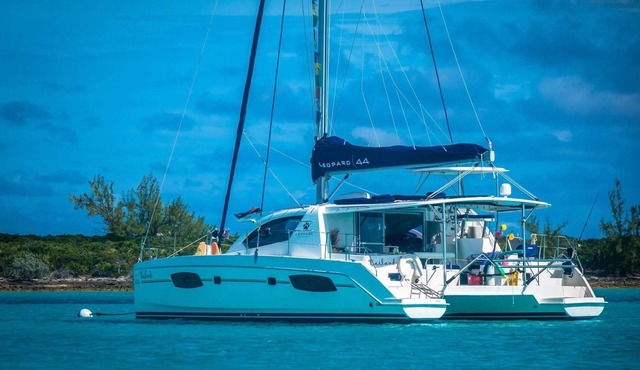 Luxury Catamaran Sailing Trips in the Exumas & Staniel Cay area