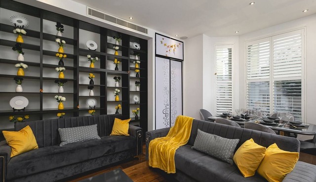 Luxury Chelsea Duplex | 3BR | Sleeps 10 | Near Tube