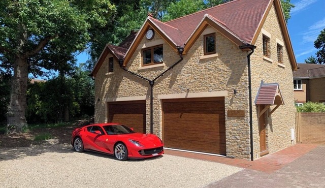 Luxury Coachhouse