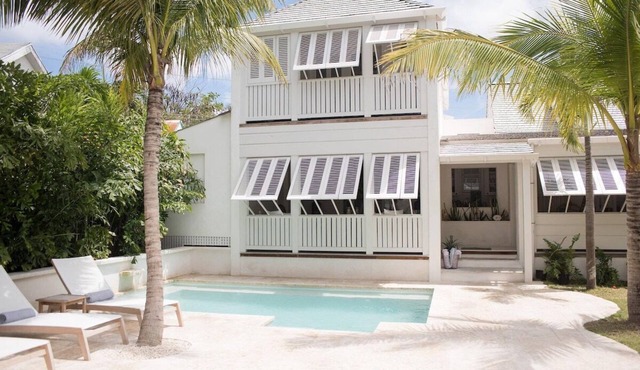 Luxury Dunmore Town Home w/Heated Pool