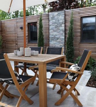 Luxury House with a Private Garden, Free Parking and Air Con