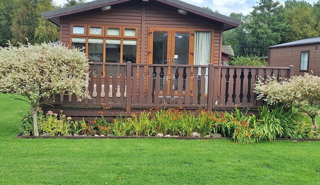 Luxury Lodge in beautiful surroundings set within Southlakeland Leisure Village