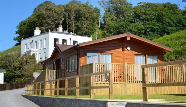 Luxury Lodge, South Devon Coast nr Plymouth, 200m to Beach + Indoor Heated Pool,