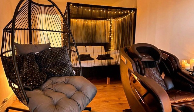 Luxury Luton Retreat 4 Poster bed+Jacuzzi bath+Massage chair+Luton Station