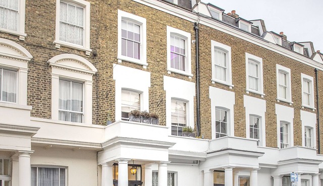 Luxury one-bedroom apartment in Central London (sleeps up to 4)