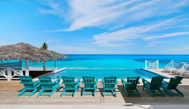 Luxury Private Beachfront Villa w/Infinity Pool in The Bahamas for 14 people