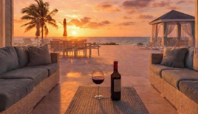 Luxury Private Oceanfront Villa w/Infinity Pool - Sleeps 6- 12 people