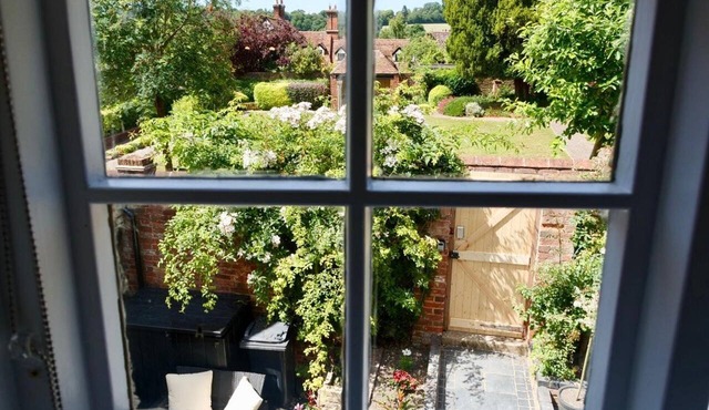 Luxury Rock & Roll Suite in Manor House