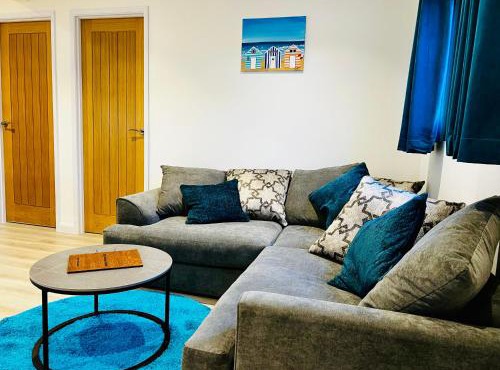 Luxury Scratby holiday park chalet with free swimming