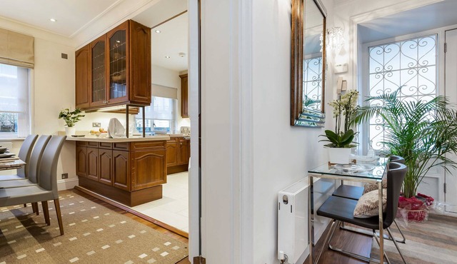 Luxury Spacious Beautiful Home In The Heart Of London