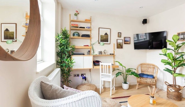 Luxury Studio in Heart of Richmond