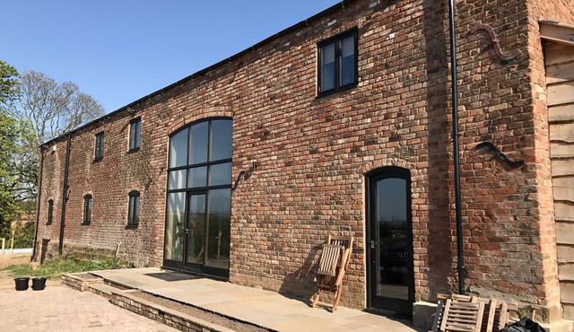Luxury Stunning 5 Bed Barn Conversion Near Chester