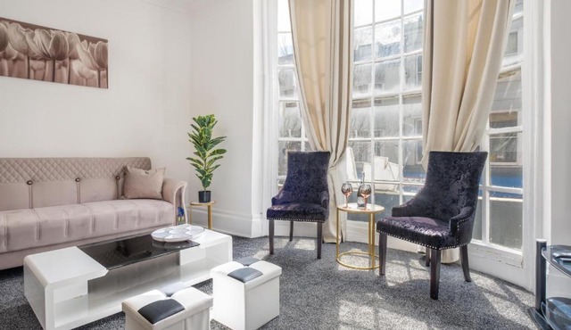 Luxury, very central and spacious house