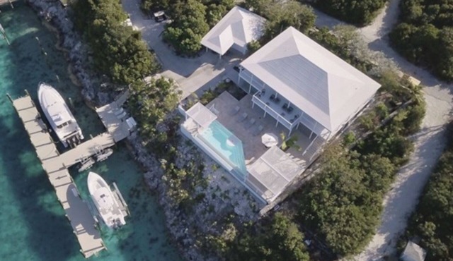 Luxury Villa w/Swim Up Pool Bar Outdoor Kitchen & Dockage for the Yacht
