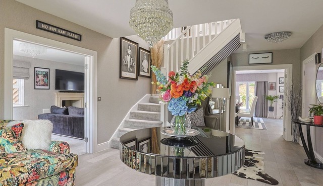 Luxury Villa with Hot Tub - Royal Ascot, Legoland - Pass the Keys