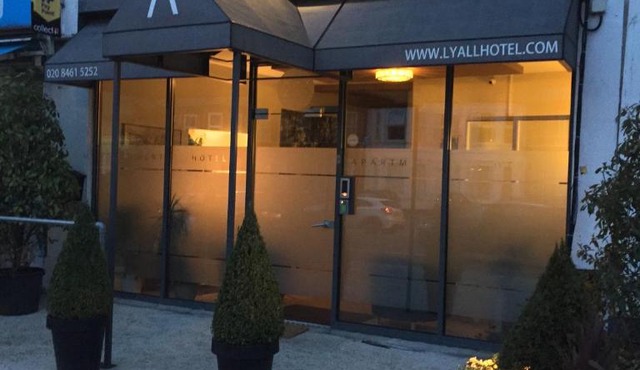 Lyall Apartment Hotel
