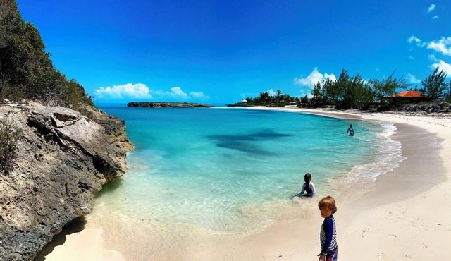 Magical Ocean Views /Great Location /Awesome Trip Guide /Adventure Tours.
