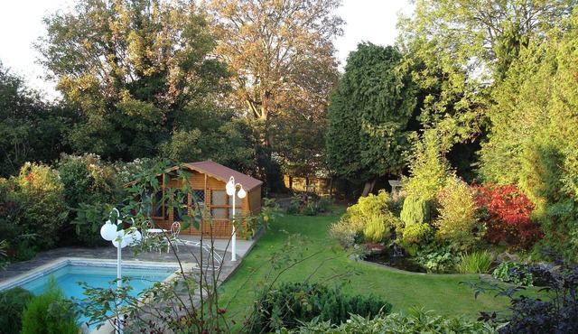 Magnificent 5/6 bedrooms London house. Ideal for families or contractors.