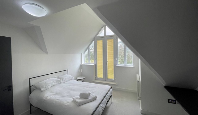 Maidenhead Fabulous Stylish Two Bedroom Penthouse