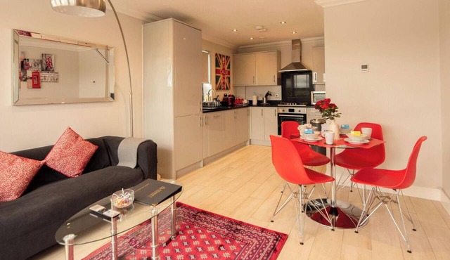 Malthouse Court- Superior 2-Bed Penthouse wBalcony