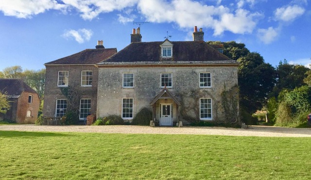 Manor House Moreton - Entire Holiday Home