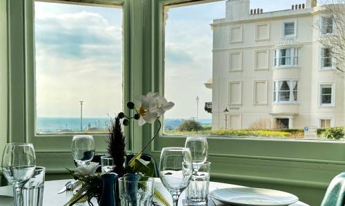 Marine Splendour with Sea View | 2 Bed, 2 Bath
