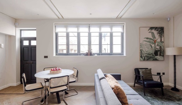 Marylebone Mews House · Regent's Park · Sleeps 6