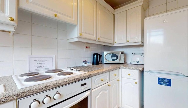Mayfair 2 Bedroom Serviced Apartments - Best Location in London