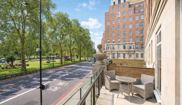 Mayfair Residence on Park Lane with Concierge