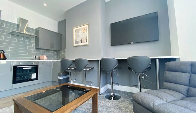 Mayfair Suite Sasco Apartments