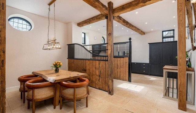 Merlin's Stables - Country Retreat - Pass the Keys