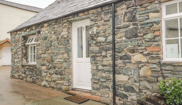 MEWS COTTAGE 7, pet friendly, country holiday cottage in Braithwaite