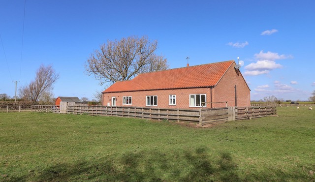 MIDDLEGATE, pet friendly, with open fire in Malton