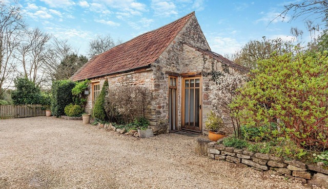 Midsummer Cottage Retreat