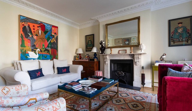 Milborne Grove - Four Bedroom House, Sleeps 8