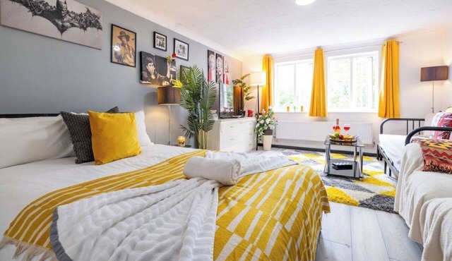 Milton Keynes contractor-loved home free parking