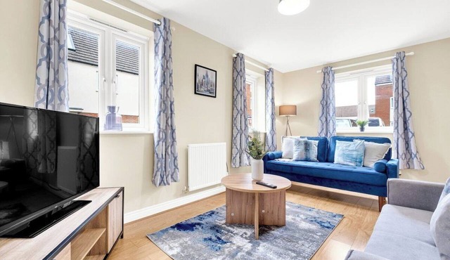MKRetreat 6 bed house,sleep 7 guests,6 car parking