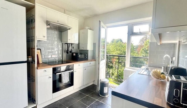 Modern 1 Bedroom Apt in Maidenhead nr River Thames