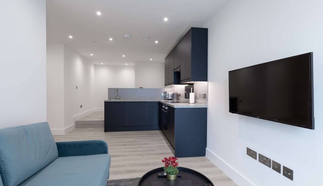 Modern 1-Bedroom Stay in Stratford | Ideal for Business or Leisure