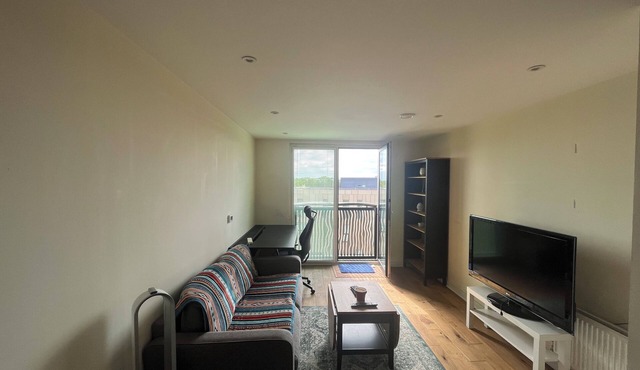 Modern 1BD Flat - 5 min walk to Battersea Park!