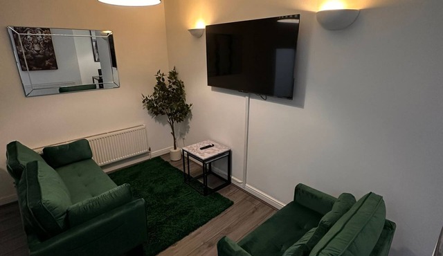 Modern 2-Bedroom, 2-Bathroom Apartment North John Street, Liverpool City Centre