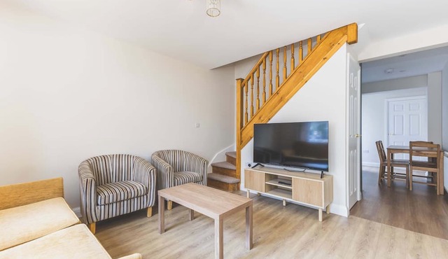 Modern 2BDR 2BA Oasis near Richmond and Twickenham