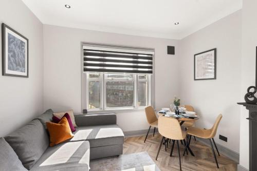 Modern 2BR Flat in Lewisham
