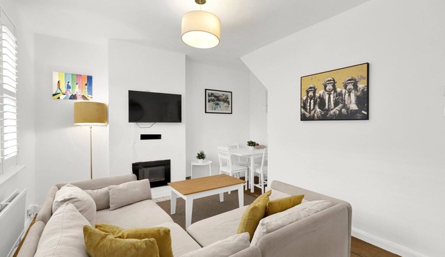 Modern 2BR House Near DLR | Isle of Dogs