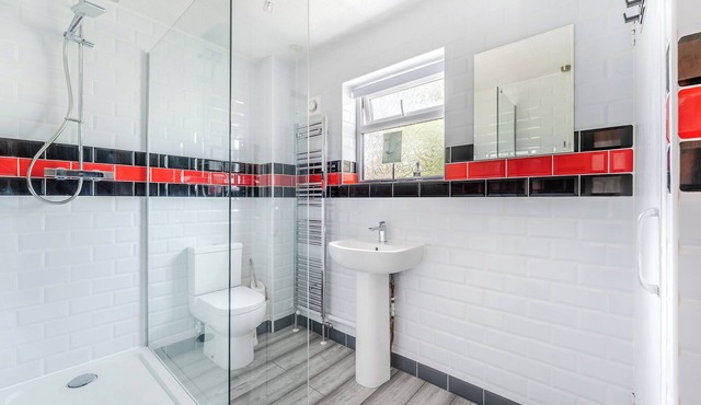 Modern 3 Bed House