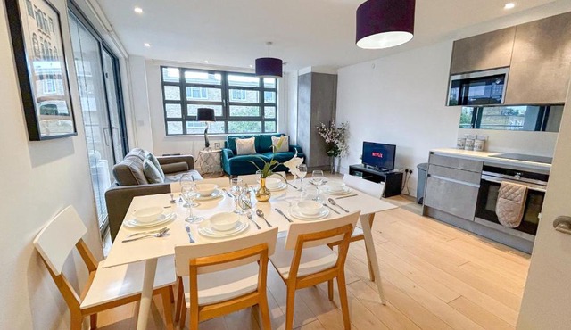 Modern 3-Bedroom flat in St Johns Wood near Marylebone & Regents Park with Balcony