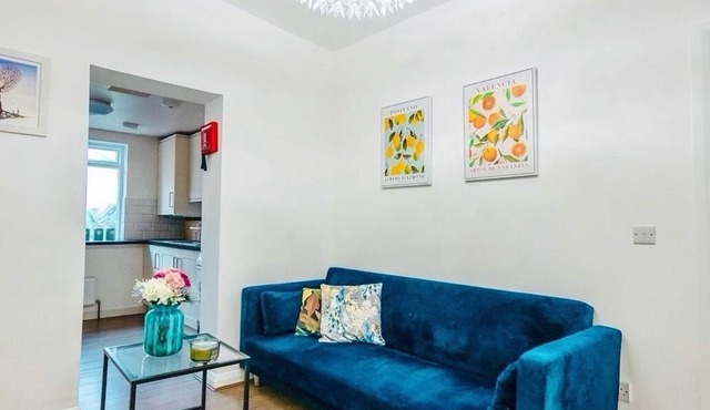 Modern 5-Bedroom Apartment in Prime Location
