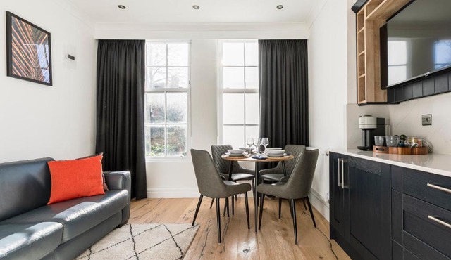 Modern aptmt, 2 Stops to Central London, Smart lock, Netflix